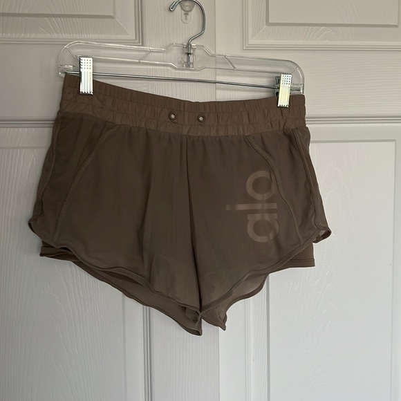 ALO Yoga Pants - Alo Yoga | shorts